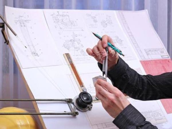 客户登门拜访，为客户设计电子产品